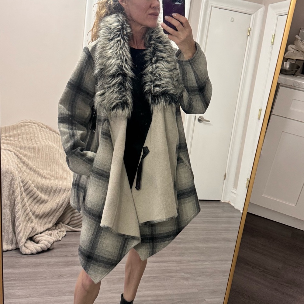 Nicholas K Designer Wool Blend Plaid Asymmetrical Coat with Faux Fur Collar (M) - Picture 8 of 13